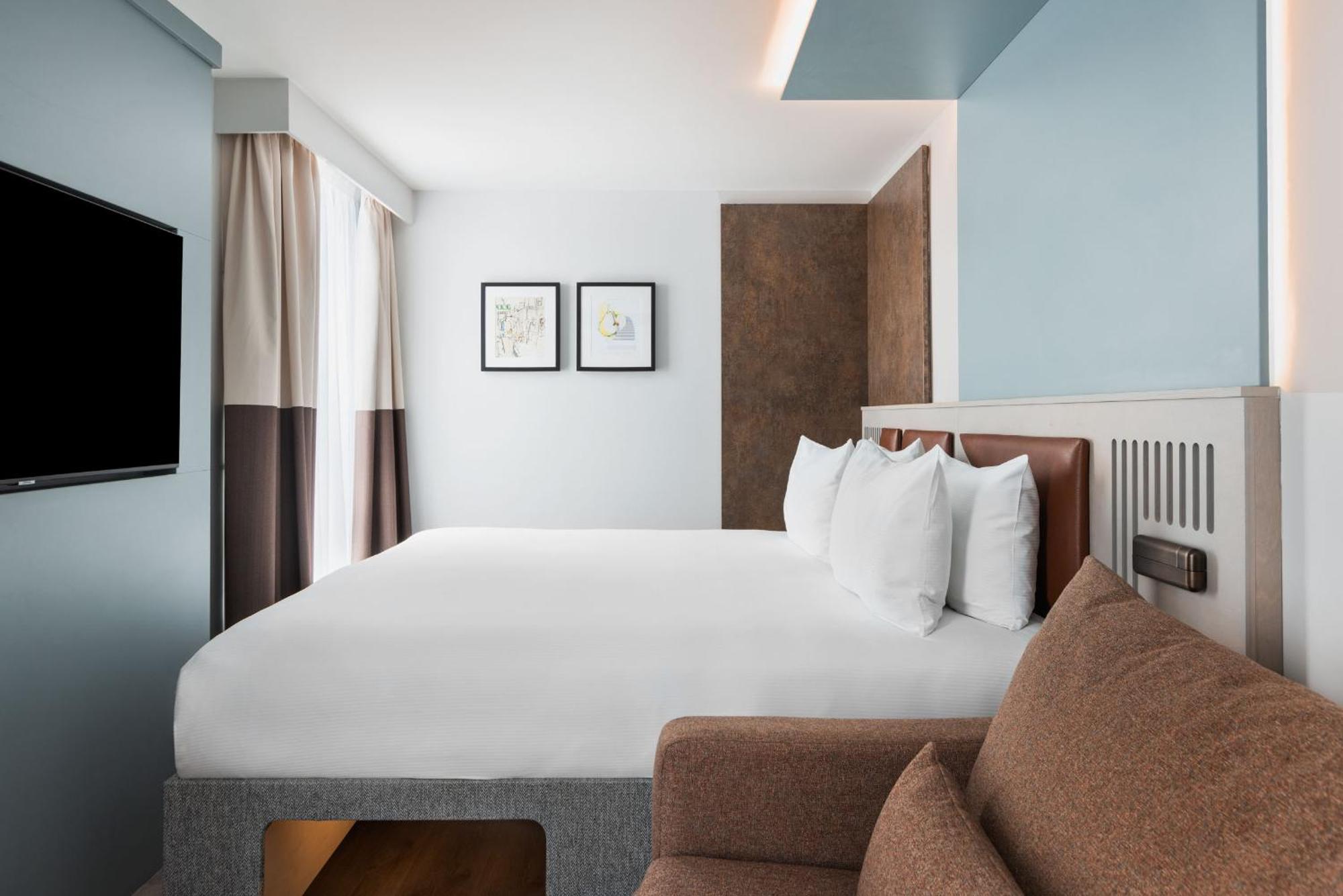 Spark By Hilton London Ромфорд Экстерьер фото