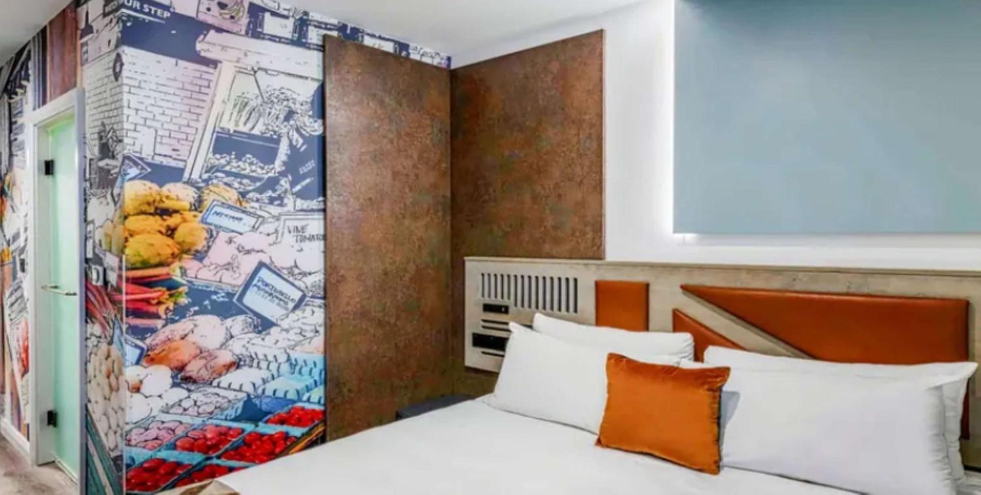 Spark By Hilton London Ромфорд Экстерьер фото